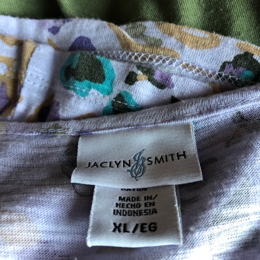 Jacklyn Smith-Orchid-Patterned V Neck-ShSl Tee-XL - Picture 4 of 6